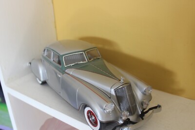 BOXED SIGNATURE 1933 PIERCE ARROW SILVER ARROW 1/18 (MJ) | eBay UK