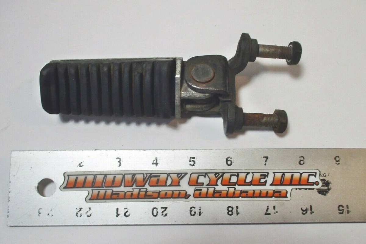 KAWASAKI ZX750 FRONT LEFT FOOTREST PEG & MOUNT 34003-1162 ZX GPZ