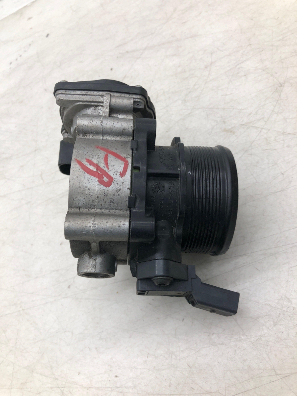 2016-2020 BENTLEY BENTAYGA RIGHT ENGINE THROTTLE VALVE BODY 07P133062A 58K MILES