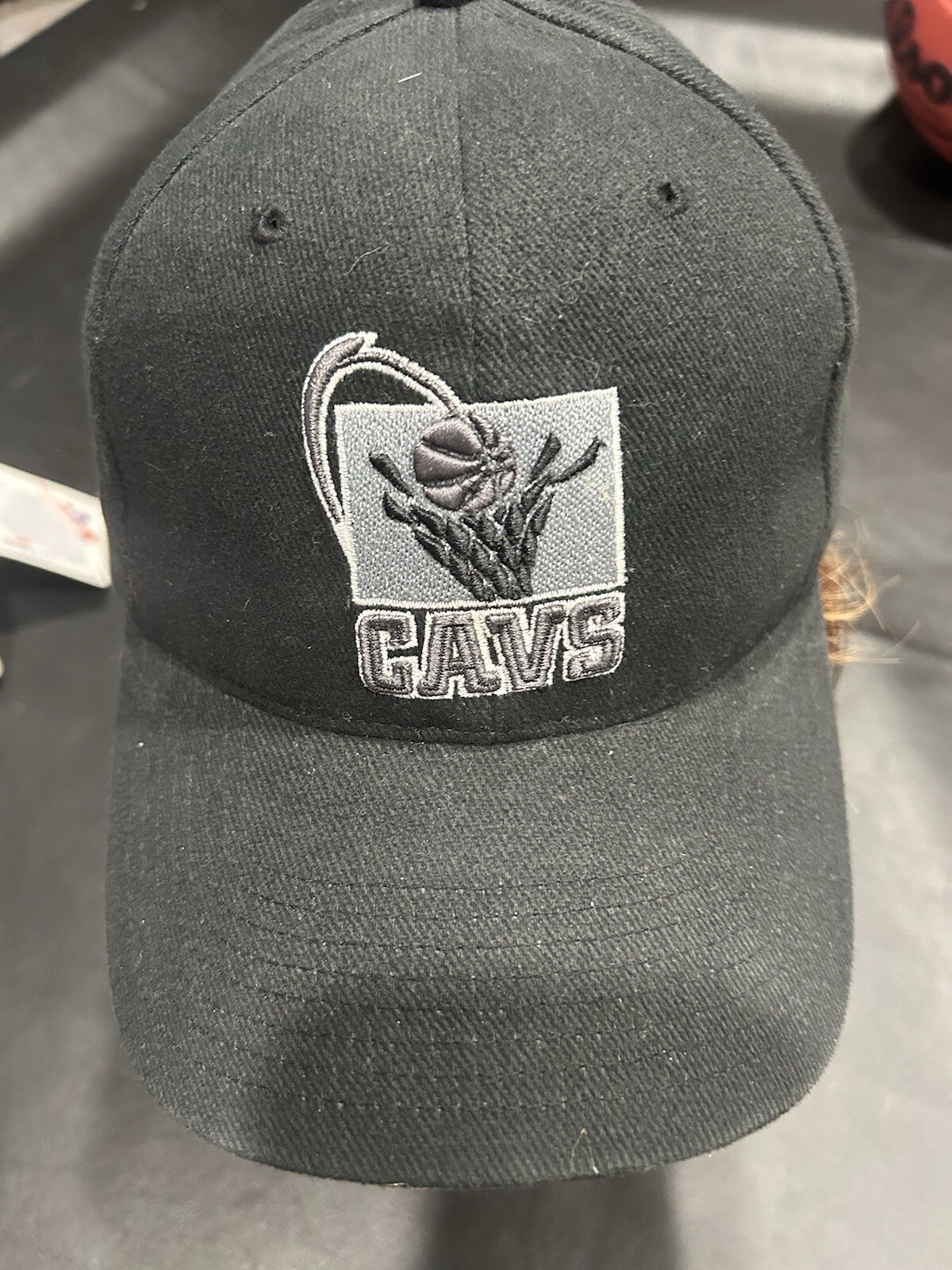 Cleveland Cavaliers Vintage Hat. Black/Gray! Snapback!