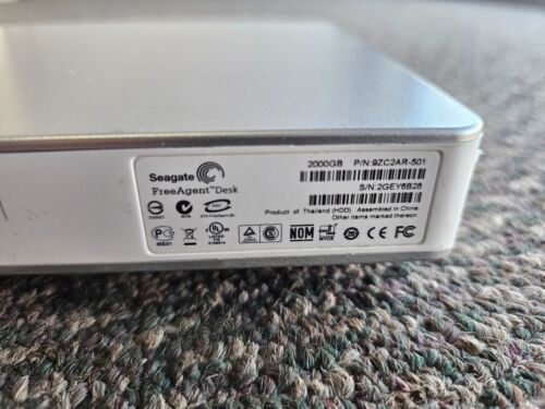 Seagate FreeAgent Desk 9ZC2AR-501 Silver 2TB Portable External Hard Drive - Picture 3 of 5