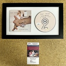 CD Kim Gordon enmarcado y firmado Sonic Youth (A Thousand Leaves) con certificado de autenticidad JSA