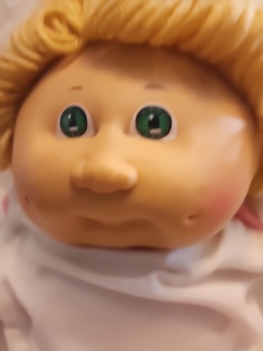 Vintage Signed Xavier Roberts 1987 Cabbage Doll Pre-Owned Cute Doll - Picture 2 of 12