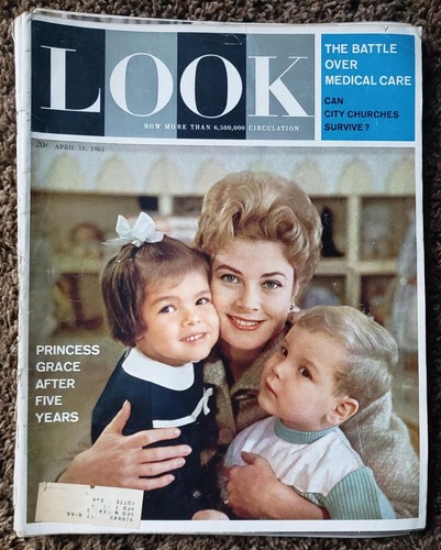 4 Vtg LOOK Magazines Queen Elizabeth 1962 Charles Grace 1961 Astronaut Coca Cola - Picture 3 of 8