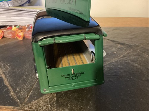 1/24 Scale 1935 Green/Black Chevy Grocery Truck Fairfield Mint RARE VGC. No Box. - Picture 8 of 12