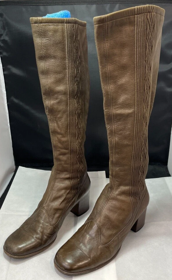 Винтажные модные кожаные сапоги Saks Fifth Avenue с рюшами сбоку размер 7,5 М - Изображение 2 из 4