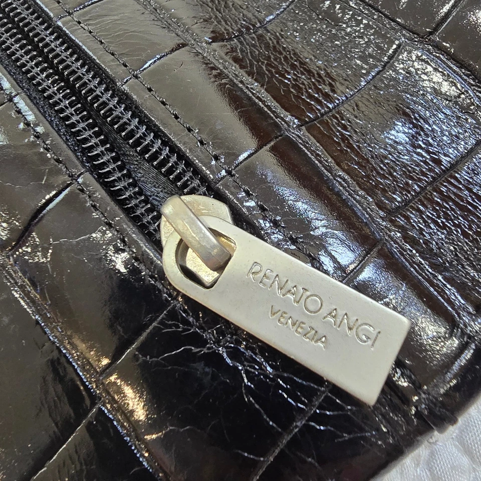 Bolso Bandolera Renato Angi Italia Cocodrilo Charol Repujado Negro Turnlock Foto 3 de 4