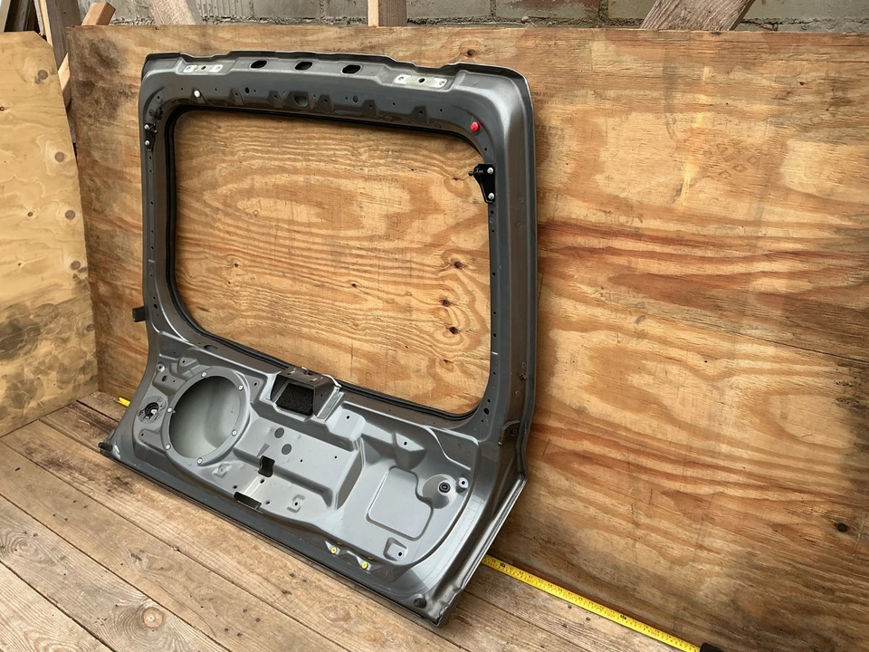 2006-2009 Land Rover Range Rover Sport L320 Rear Trunk Liftgate Tailgate Lid OEM - Image 4 of 4