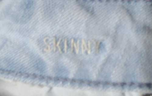American Eagle Jeans Womens Sz 8 Light Blue Stretch Pants Skinny Distressed - Picture 16 of 16