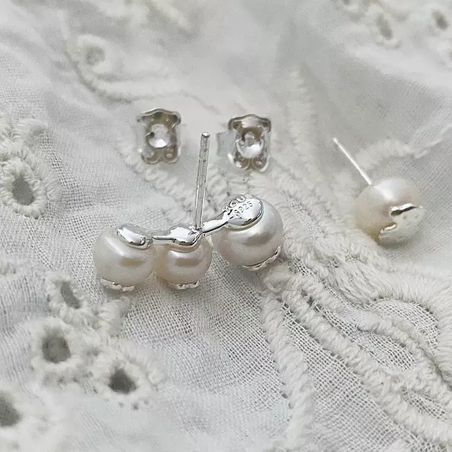 012573520 Silver and Pearl Icon Pearl Earrings | eBay