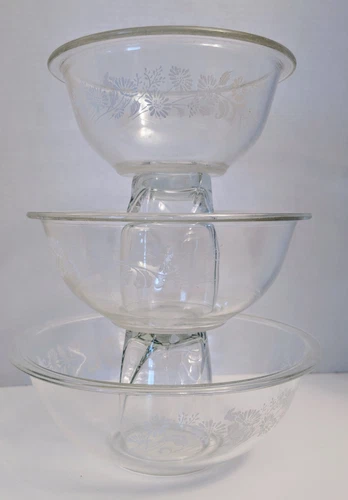 1980s  Pyrex Colonial Mist Clear Nesting Mixing Bowls 322, 323, 325  Set Of 3