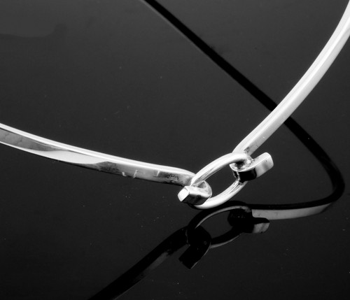 Beautiful Sterling Silver 925 Collar Necklace with hook over clasp - Picture 2 of 3