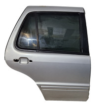 BML7*  Mercedes Benz W163 ML T&uuml;r Seitent&uuml;r Hinten Rechts Brilliantsilber F.744