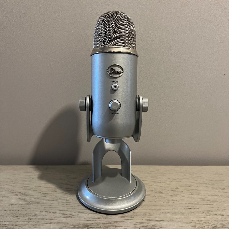 Blue Yeti USB Microphone Silver, Excellent Condition, With Cable, No Box