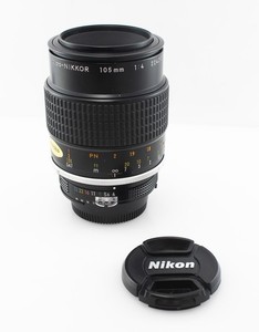 Nikon 105mm f4 Micro-NIKKOR AI Macro Lens for Nikon SLR Cameras