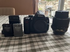 Nikon D5000 12.3MP DSLR Camera w/ 18-55mm VR Lens Kit + accessories - Working