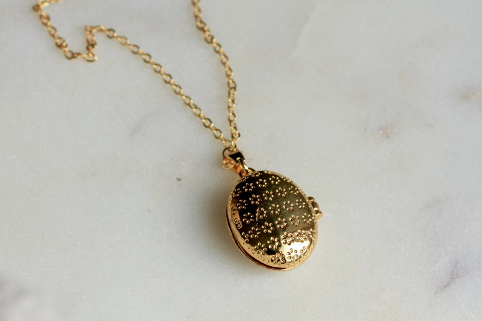 Kette Foto Medaillon Blüten: echt vergoldetes Fotomedaillon Geschenk für Damen - Bild 4 von 4