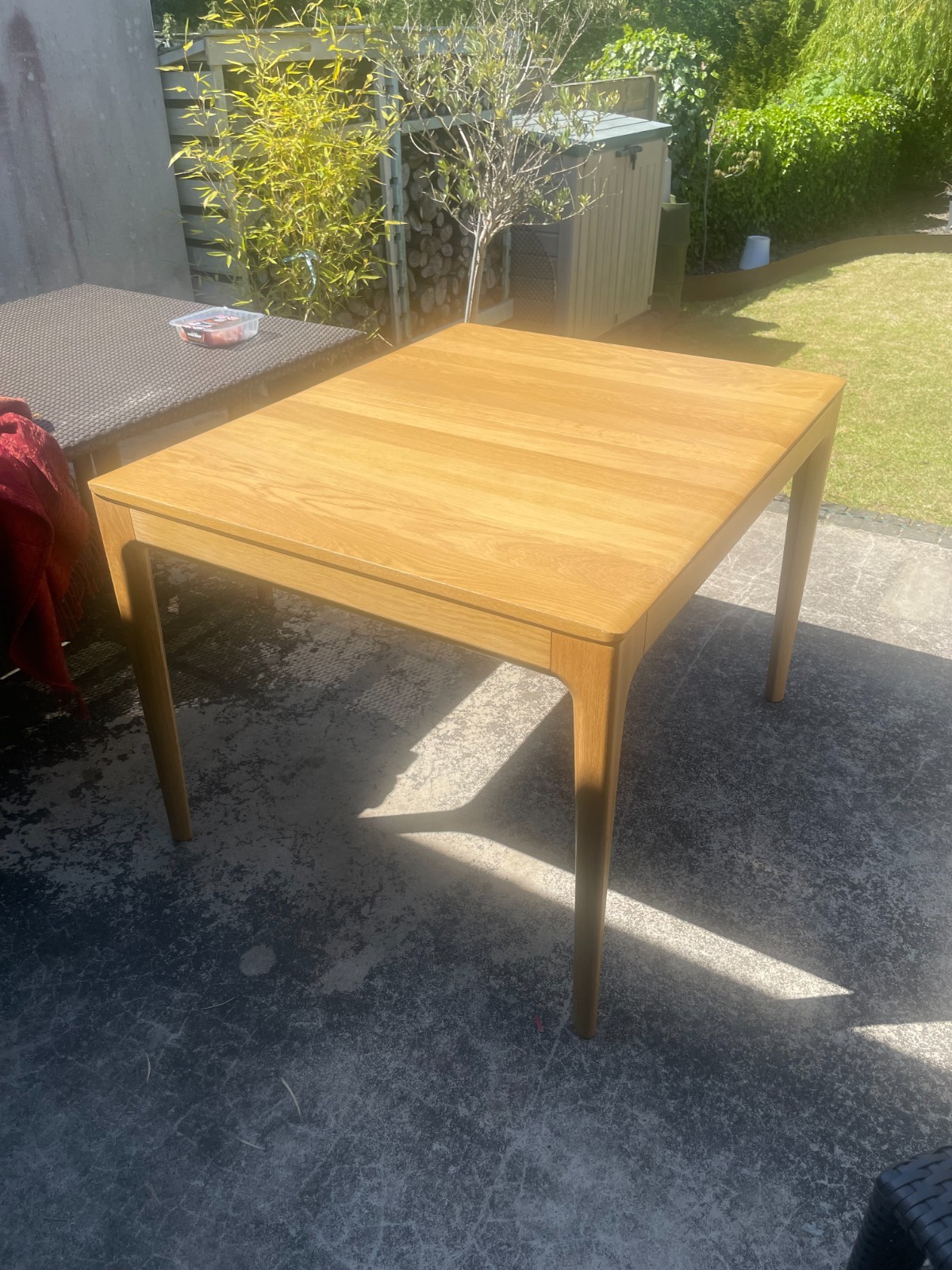 ercol romana oak extendable dining table