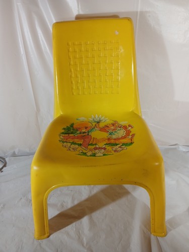 Harlin Vintage Plastic Yellow Kids Chair Nostalgia Anime Style