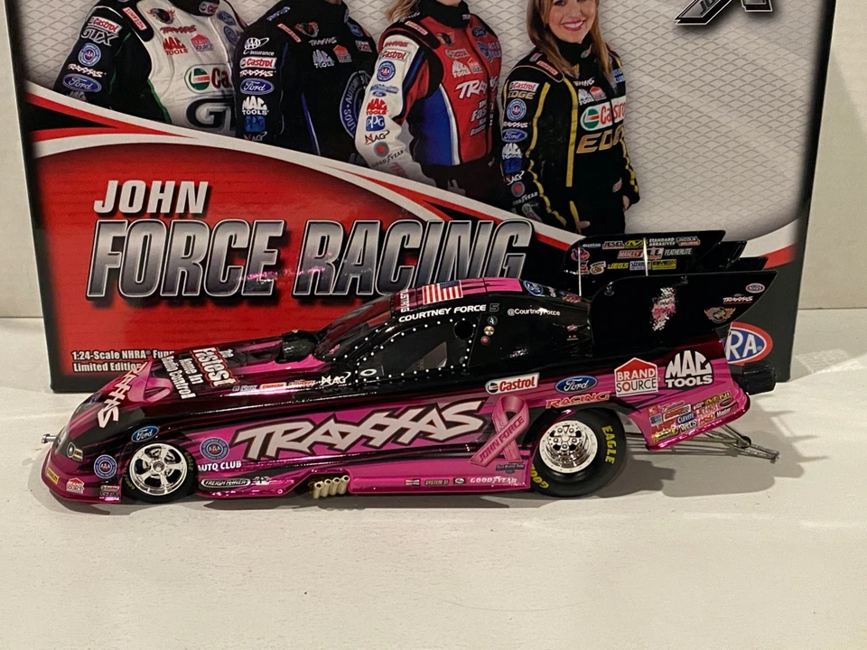 COURTNEY FORCE 2013 TRAXXAS PINK COLOR CHROME FUNNY CAR 1/24 PLEASE READ!!!!!! - Image 2 of 4