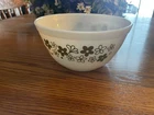 Vintage Pyrex Crazy Daisy Spring Blossom White/Green Mixing Bowl 1.5 QT #402