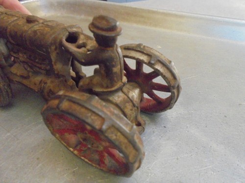 Vintage Arcade 1923 Fordson Cast Iron Tractor - Picture 4 of 7