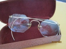 Antique Gold tone wire Rimmed Glasses in case Vintage Optical