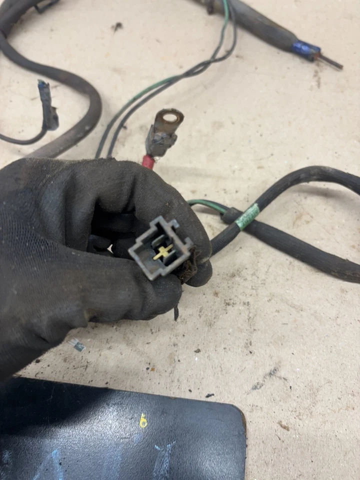 Dodge Starter 1984-1989 arnés de cableado enchufe W150 W250 D350 Ramcharger 87 88 89 Foto 2 de 4