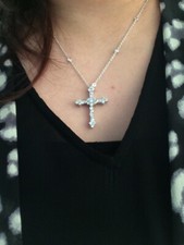Stunning 14K White Gold Diamond Cross Pendant. 30 Round Cut Diamonds. 2 CTW