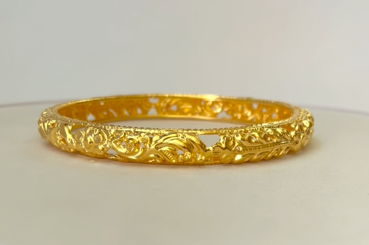 18 Kt, 22 Kt Real Gold Engraved Handmade Women's Bracelet Bangle