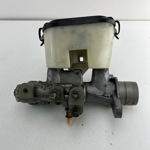 Holden Commodore VY Brake Master Cylinder 10/02-08/04 - Picture 2 of 9