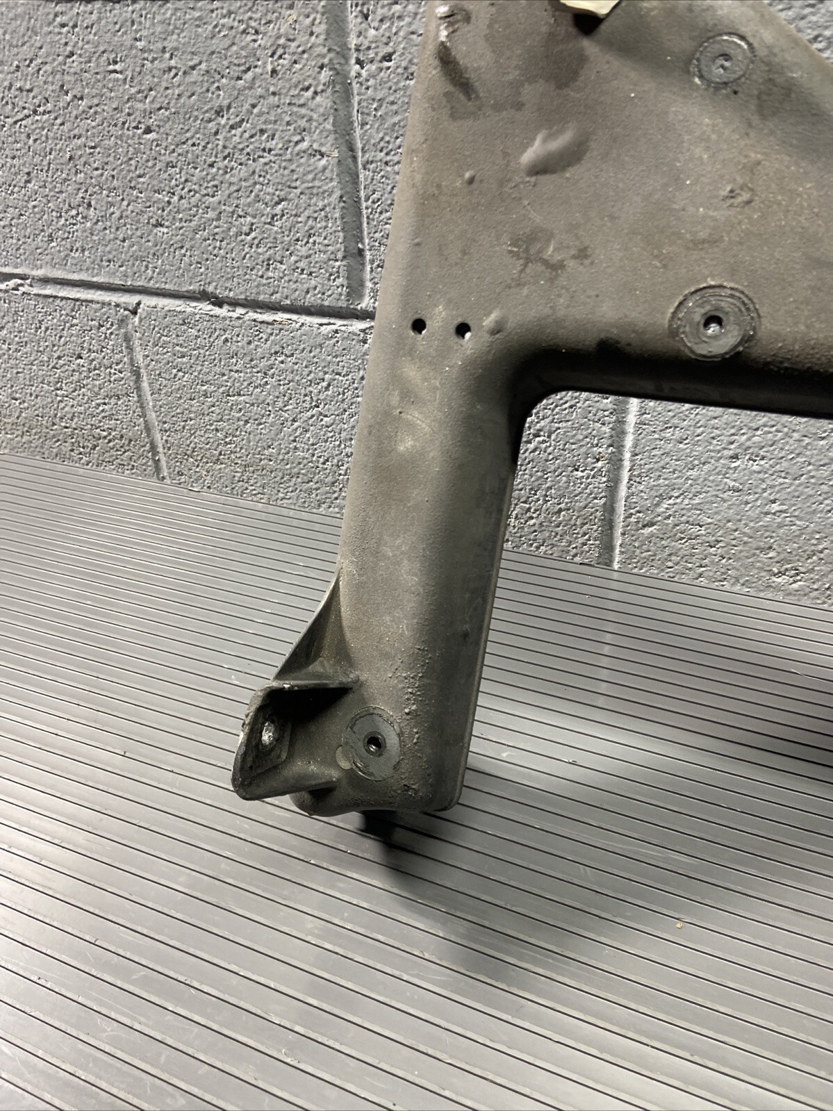 2014-2015 Audi R8 42 Spyder Rear Cross Member Subframe Brace 36k Miles OEM