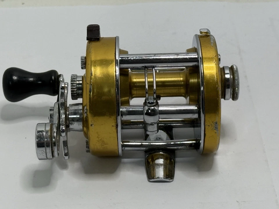 Carrete de fundición de cebo de arrastre vintage Penn 920 Levelmatic rodamiento de bolas Levelwind Foto 3 de 4