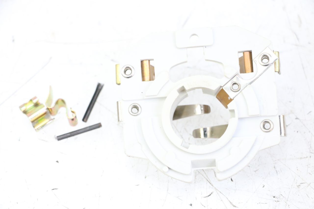 BULB HOLDER - SUZUKI CP 80 (1985 - 1996)