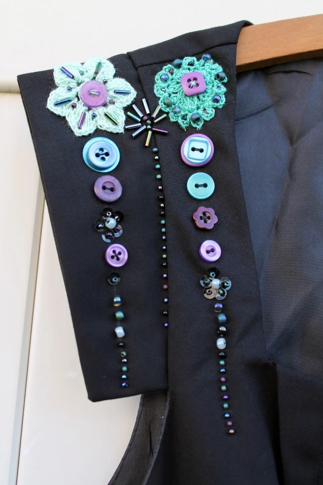 Vestido Pequeño Negro Talla M - Bordado con Cuentas, Estilo Vintage Foto 4 de 4