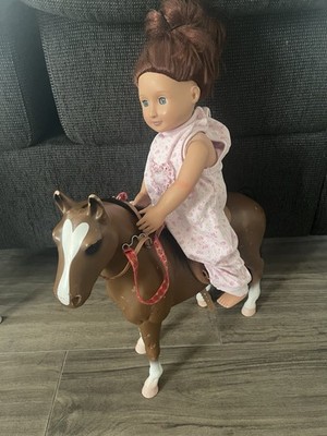 Our Generation Set: Große Puppe mit passendem Pferd (46 cm)