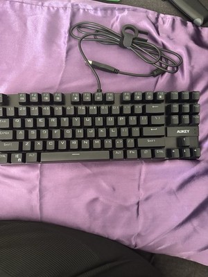 Aukey Wired Keyboard Model KM-G9 Loud Clicky Keys 87 Keys With Key Puller No Box