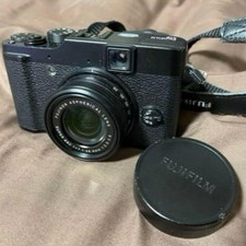 Fujifilm X10 Digital Camera with Fujinon Lens and Leather Strap
