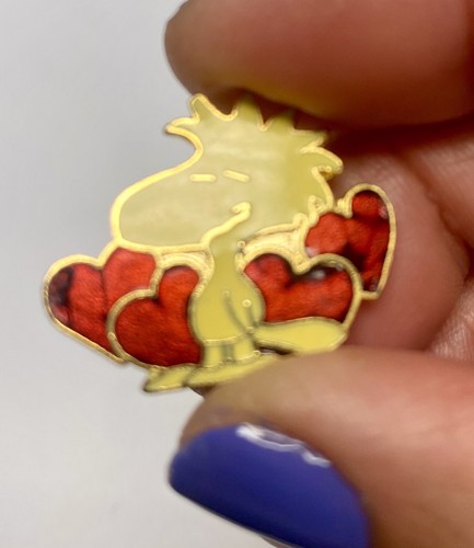 Vintage Woodstock surrounded by hearts pinback Cute!!!! - Picture 5 of 6