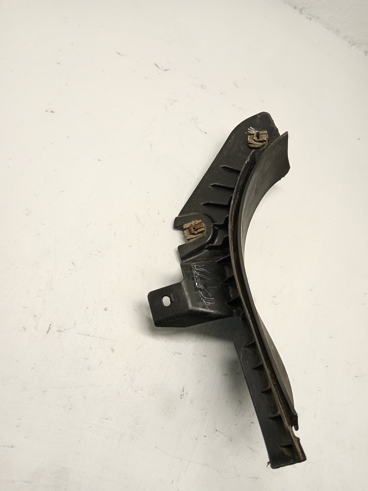 PORSCHE MACAN DKN Schmutzfänger hinten rechts 95B825281A 2.00  