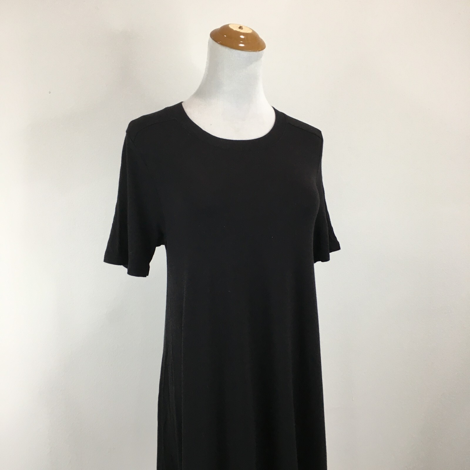 BCBGENERATION Black Short Sleeve Basic Pullover T… - image 4