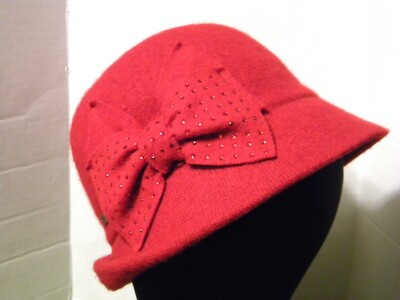 Vintage Betmar New York Wool Cloche Hat With Buckle Red Vintage Betmar New York Red Wool Hat With Black Satin Band  main image 2