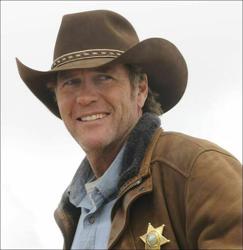 Longmire Coat-Sheriff Walt Robert 