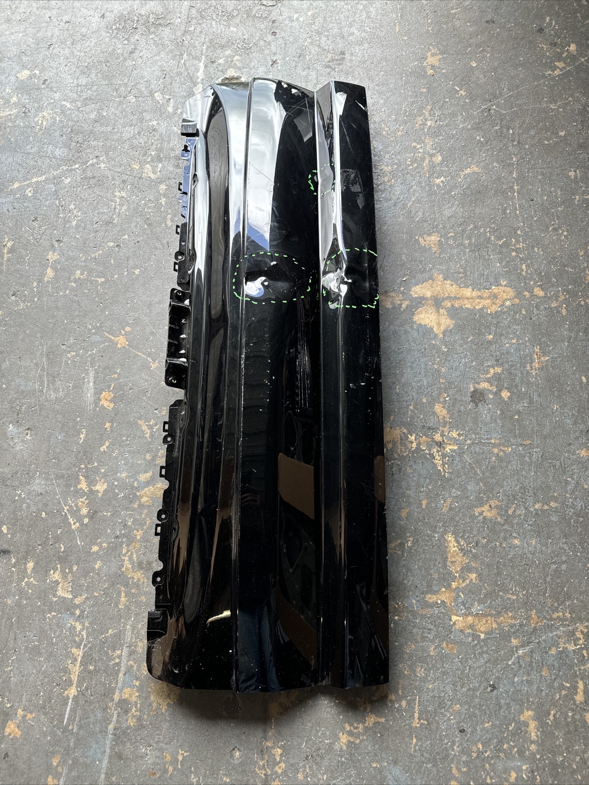 2018-2020 Rolls Royce Cullinan RR31 Trunk lid bottom Cover Panel Damaged