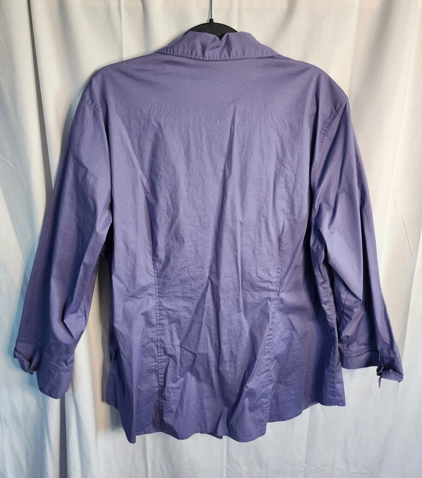 Blusa TravelSmith feminina tamanho 20 abotoada roxa gola V manga longa - Imagem 2 de 4