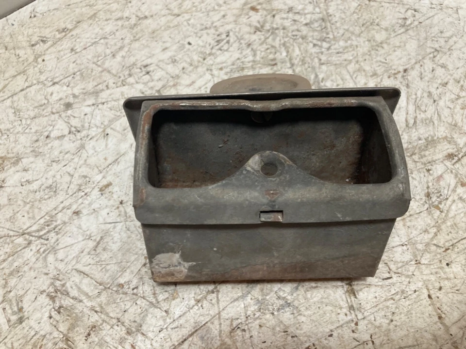 56 57 International Harvester 1955 serie R camión cenicero cromado Foto 3 de 4