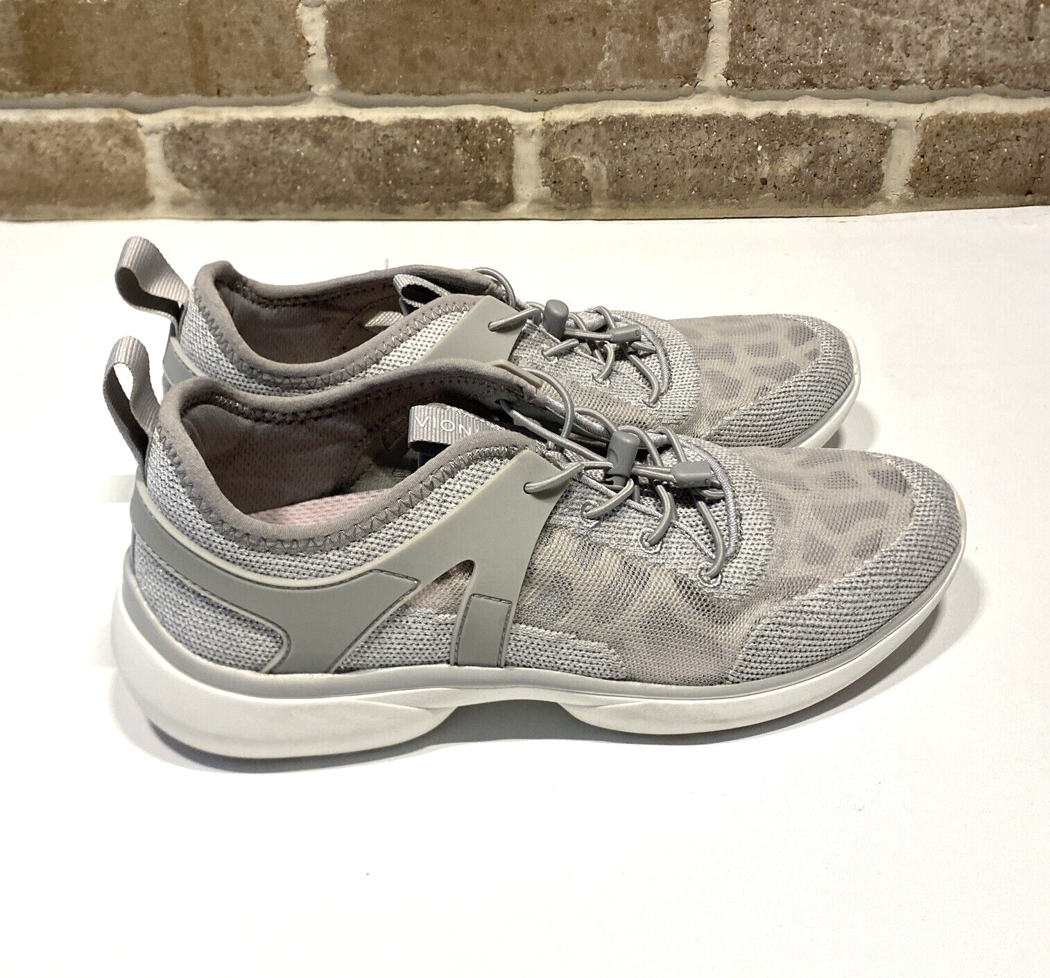 VIONIC Amalia Gray Lightweight Walking Sneaker Sh… - image 4
