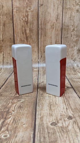 Coca-Cola Ceramic Vending Machine Salt and Pepper Shakers Nostalgia Collectible - Picture 2 of 6