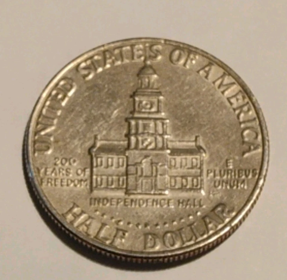 Half Dollar Coin 1776-1976 Kennedy Bicentennial E Series EXCLUSIVE - Image 2 of 3