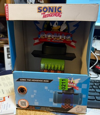 Sonic The Hedgehog--Light Up--Charging Device Holder